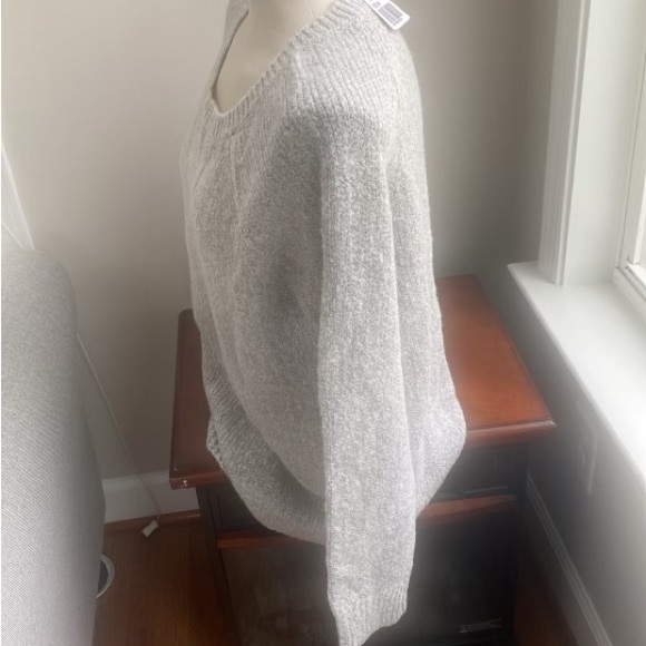 Forever 21 light heather gray long crew neck sweater size large NWT - Picture 3 of 7